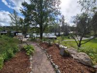 Unique Lakeside Retreat near Helsinki with Glass Pavillion, Sauna and Hot tub - Chambres d'hôtes Kylmälä