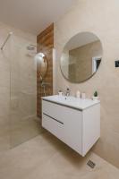 Apartments Seven - 30 Steps from the Beach with Private Parking - B&B Petrovac na Moru