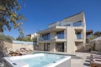 Villa Paradise - Spacious Retreat with Facilities Near Town - Chambres d'hôtes Prinés