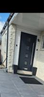 The Moon Stylish Cosy Apartment Near Pontypool - B&B Pontnewynydd