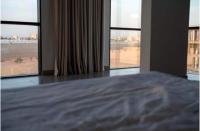 Apartment with sea views and a private beach for swimming - B&B Jedda