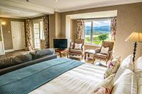 King Room with Lake View & Patio 