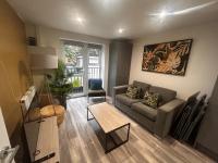 FLORENCE by BOURNECOAST - A Modern Ground Floor Apartment Near the Sandy Beaches - FM8388 - Chambres d'hôtes Bournemouth