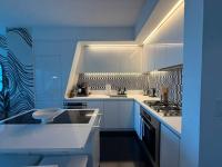 Luxury 2BR Financial District Suite with Views - B&B New York
