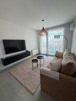 "Estomba VISTA PREMIUM, céntrico, nuevo, super equipado, con balcón, cochera opcional en el mismo edificio"" - Ferienwohnung Bahía Blanca