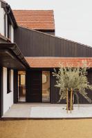 Moorhouse Lodge • Striking Hallen House - B&B Hallen