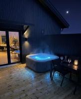 Private modern home, garden and seaview - B&B Sarpsborg