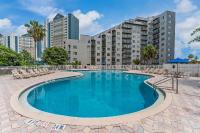 Tranquil Garden View 2 Bed 2 Bath Balcony Condo 7 Min to Universal - Bed and Breakfast Orlando
