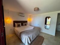 Dreibettzimmer mit Balkon