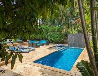 Perfect Location - Heated Salt Water Pool - Private Oasis-Updated Gorgeous 3BR 3BA - Las Olas - Chambres d'hôtes Fort Lauderdale
