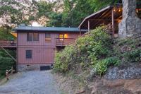 1 Mile to Golfing: Porch w/ Fireplace + Mtn Views! - B&B Maggie Valley