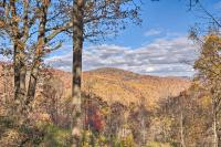 Tranquil Hendersonville Cabin w/ Mountain Views! - Bed and Breakfast Hendersonville
