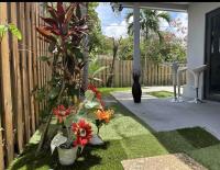 Modern Apartment, private Entrance, Private Backyard - B&B Sunrise