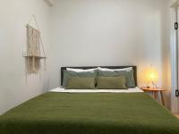 Newly Renovated Japandi 1BR Near Shangri-La - Bed and Breakfast Ulaanbaatar