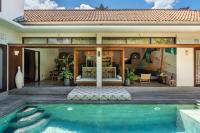Villa Pawikan - Stylish Tropical 4BR Villa with Private Pool in Seminyak Center - Chambres d'hôtes Seminyak
