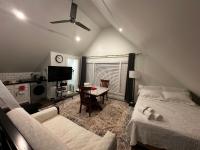 Dream Comfy Studio - B&B Saskatoon