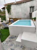 Villa António I Rural Retreat with Private Pool - B&B Valpaços