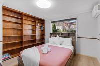Stylish Canberra Home Comfort & Luxury 5BR 3bath 12 sleeps 1 entire home 8 beds - B&B Tuggeranong
