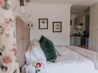 Luxury Queen Room