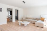 Bright Apartment for 2 with Spacious Terrace & Views - Chambres d'hôtes Ostende