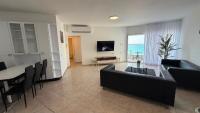 Apartment by the sea 63 c - B&B Bat Yam