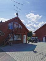 Farmhouse living room with open solution 1 km from Torp Airport - B&B Sandefjord