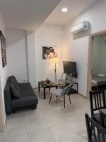 Modern City Center Apartment Saripolou 2 - Bed and Breakfast Limasol