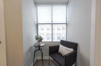 New and Lovely 1br in FIDI District with Keyless Entry - Bed and Breakfast Boston