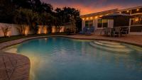 Tropical Pool Oasis, Pet Friendly & Near Beaches! - B&B Seminole