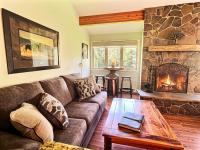 Gorgeous Jackson Hole Condo in Top location with Great Views and Private Deck with Barbeque! - Chambres d'hôtes Wilson