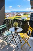 Cozy Nest Modern Apartment with Free Parking and Terrace - Bed and Breakfast Ferizaj