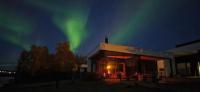 Riverside villa with sauna and jacuzzi - B&B Rovaniemi