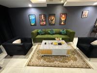 Signature 1Bed with Private terrae and 2 Washroom in Gold Crest Shopping mall - Ferienwohnung Lahore