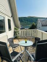Central 4-bedroom apartment - Aurora - Chambres d'hôtes Tromsø