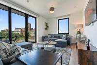 Wembley 3 Bed City Views 10 Sleeps Fixed Workspace - B&B London