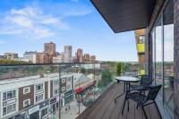 Wembley 3 Bed City Views 10 Sleeps Fixed Workspace - B&B London