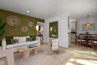 Outdoor Spaces and Coastal Sanctuary - Chambres d'hôtes Summerland