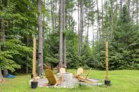 Schroon Forested Retreat with Sauna & Hot tub - Ferienwohnung Schroon Lake