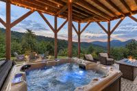 Stunning Mtn Views Hot Tub Fire Pit Sleeps 8 - Chambres d'hôtes Waynesville