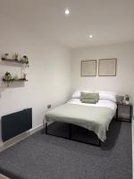 Modern 1-Bed Ideal for Contractors - Chambres d'hôtes Kidderminster