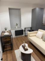 Modern 1-Bed Ideal for Contractors - Chambres d'hôtes Kidderminster
