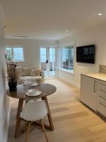 Little Milford Hideaway - Newly renovated! - B&B Auckland