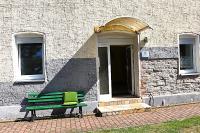 Sei hier Gast - FEWO 1 Ferienwohnung im Gesindehaus Warmsdorf, zentral zwischen Aschersleben, Bernburg und Staßfurt - Ferienwohnung Güsten