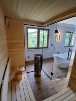 Deluxe One-Bedroom Apartment