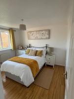 Modern 3-Bed Home Sleeps 6 Garden Parking - Chambres d'hôtes Seaham