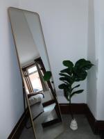 Central 4 Bed House - Free Wifi - Ferienwohnung Crewe