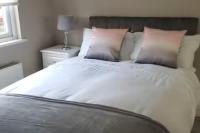 Luxury Bedroom with En-Suite Bathroom - Bed and Breakfast Croxley Green