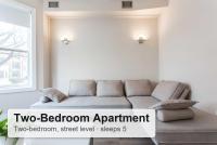 Double Play Wrigley - Prime Location Across from Wrigley Field & Transit - 2BR Apts - Ferienwohnung Chicago