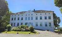 FEWO 16, Herrenhaus Blengow, Lindenallee 21, Ostseebad Rerik - B&B Ostseebad Rerik