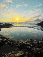 Natura Punta alojamiento frente al mar con entrada directa a piscinas naturales volcanicas - B&B Gáldar